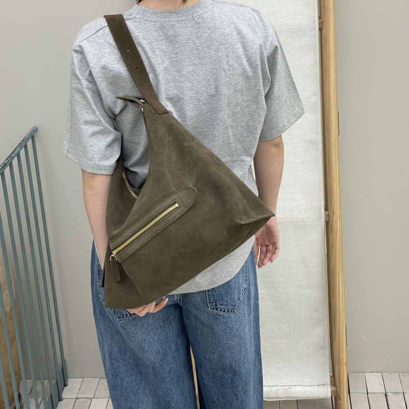 J PLACE東大門㊣代購女士新款人氣職業休閑單肩斜跨包拉鏈J PLACE單肩/斜跨包