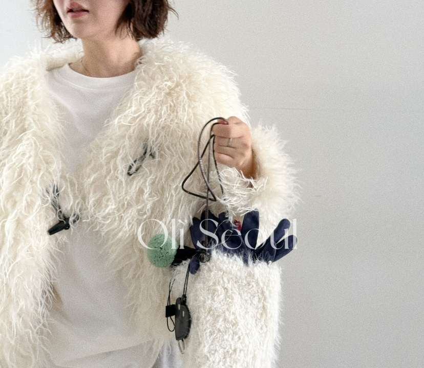 OLI SEOUL東大門㊣實拍女士新款25秋冬時尚熱賣人氣短款大衣OLI SEOUL短款大衣