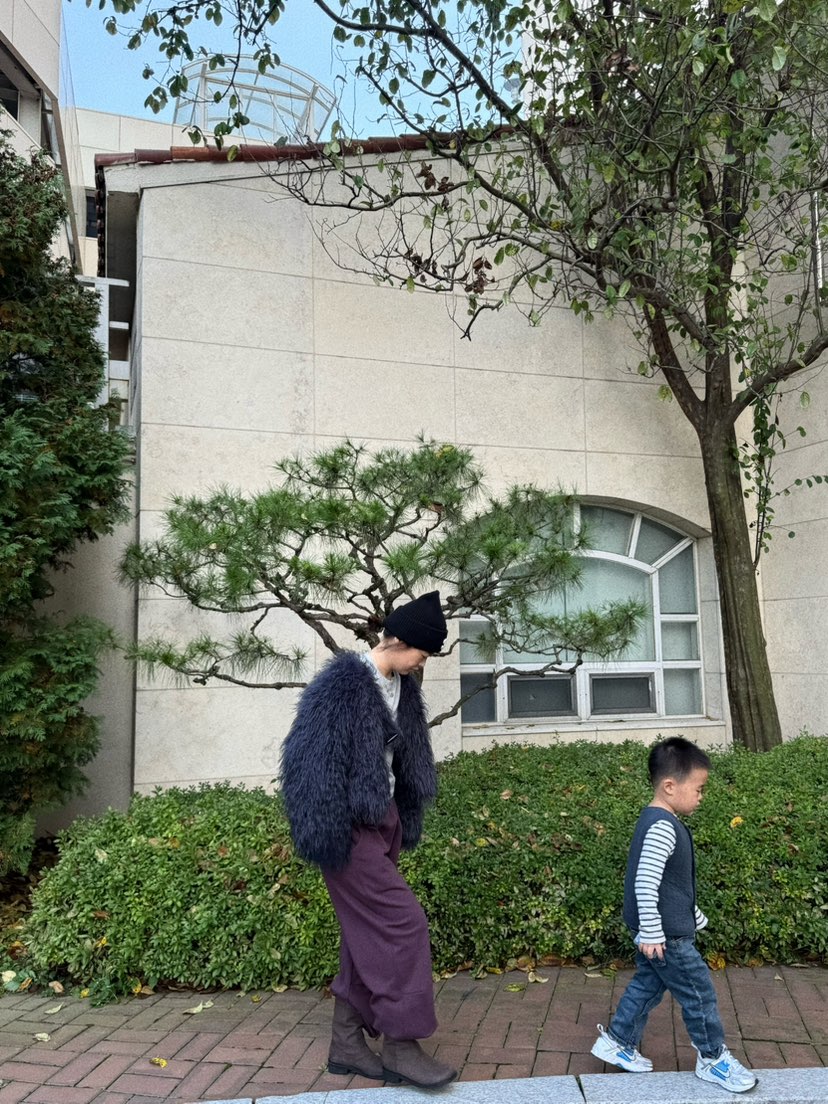 OLI SEOUL東大門㊣實拍女士新款25秋冬時尚熱賣人氣短款大衣OLI SEOUL短款大衣