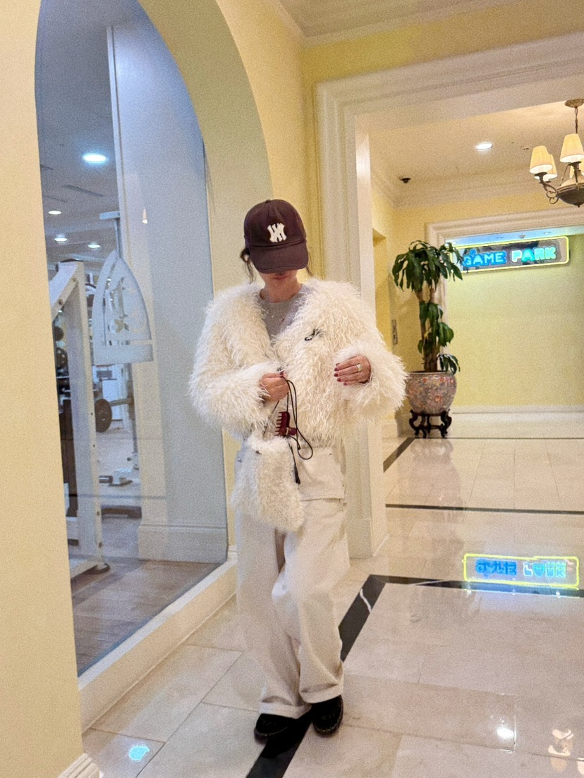 OLI SEOUL東大門㊣實拍女士新款25秋冬時尚熱賣人氣短款大衣OLI SEOUL短款大衣