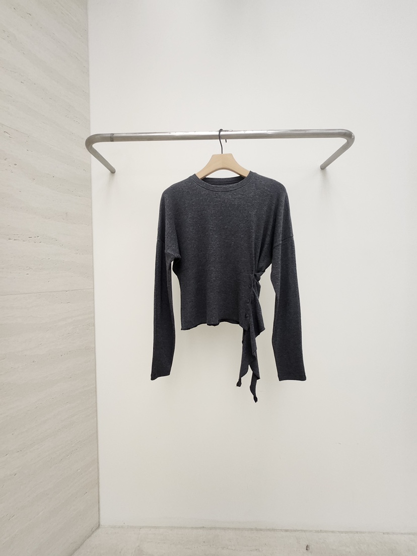 BLACK RIBBON-A韓國直郵㊣女士新款職業長袖T恤安哥拉羊毛紐扣BLACK RIBBON-A長袖T恤圖色2