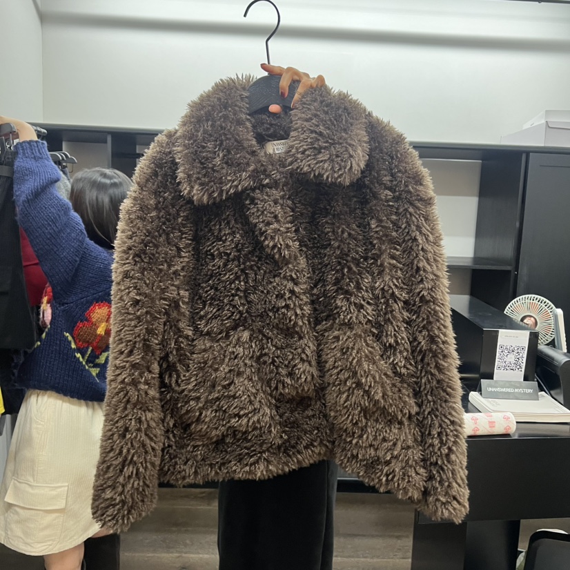 UNANSWERED-MYSTERY東大門㊣直郵女士新款休閑短款大衣皮草UNANSWERED-MYSTERY短款大衣圖色1