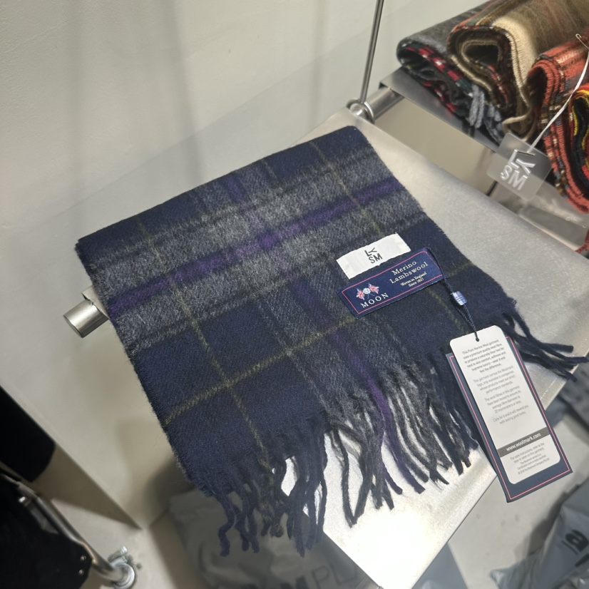 LOVE YOU SO MUCH/MORE THAN YESTERDAY韓國代購㊣女裝新款人氣圍巾披肩打折LYSM/MORE THAN YESTERDAY圍巾/披肩圖色3實際價格37000