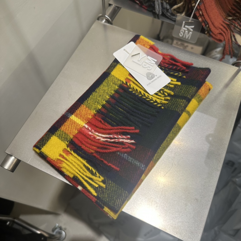 LOVE YOU SO MUCH/MORE THAN YESTERDAY韓國代購㊣女裝新款人氣圍巾披肩打折LYSM/MORE THAN YESTERDAY圍巾/披肩圖色5實際價格37000