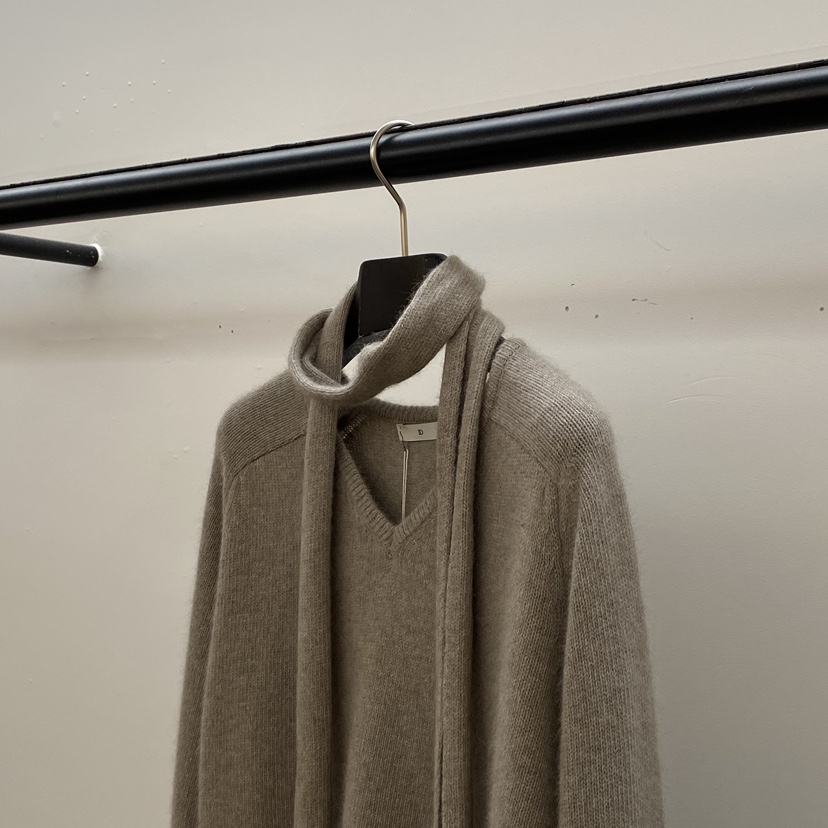 ID東大門㊣直郵女士新款休閑推薦時尚職業熱賣針織衫浣熊圍巾ID針織衫