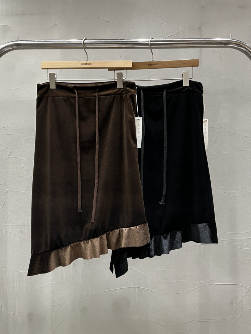 INSSENSE-A韓國直郵㊣女裝新品25秋冬半身裙中短裙天鵝絨荷葉邊INSSENSE-A半身裙/中短裙