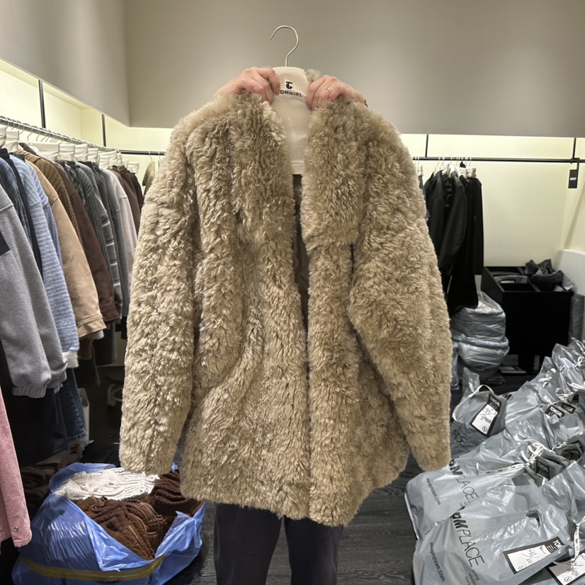 TOMGIRL韓國代購㊣女裝新款時尚推薦熱賣休閑人氣短款大衣皮草TOMGIRL短款大衣圖色2