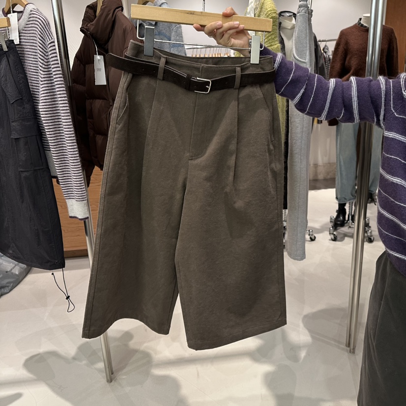 ANDMORE BUTTON東大門㊣直郵女士新品熱賣短褲不含腰帶抓絨ANDMORE BUTTON短褲圖色2