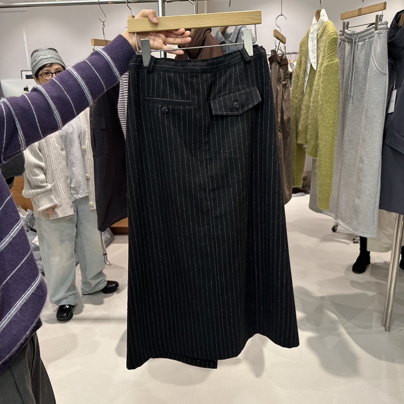 ANDMORE BUTTON韓國代購㊣女士新品人氣推薦25秋冬職業長裙ANDMORE BUTTON長裙