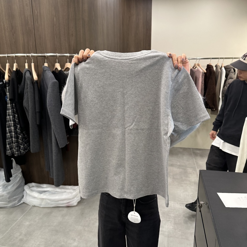 URBANSTORY/REMAKING東大門㊣直郵女士新品25秋冬人氣職業T恤Remaking/URBANSTORYT恤