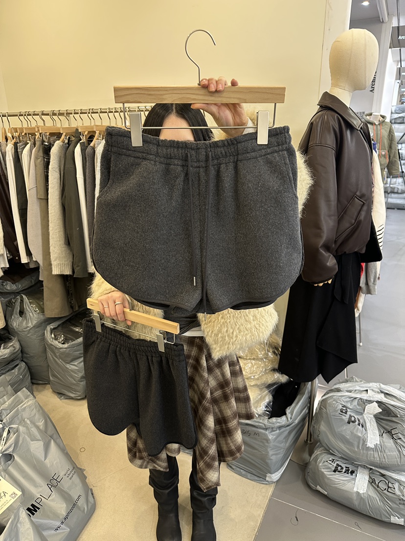 MONDAYMORING韓國代購㊣女士新款推薦時尚25秋冬休閑職業短褲MONDAYMORING短褲圖色1