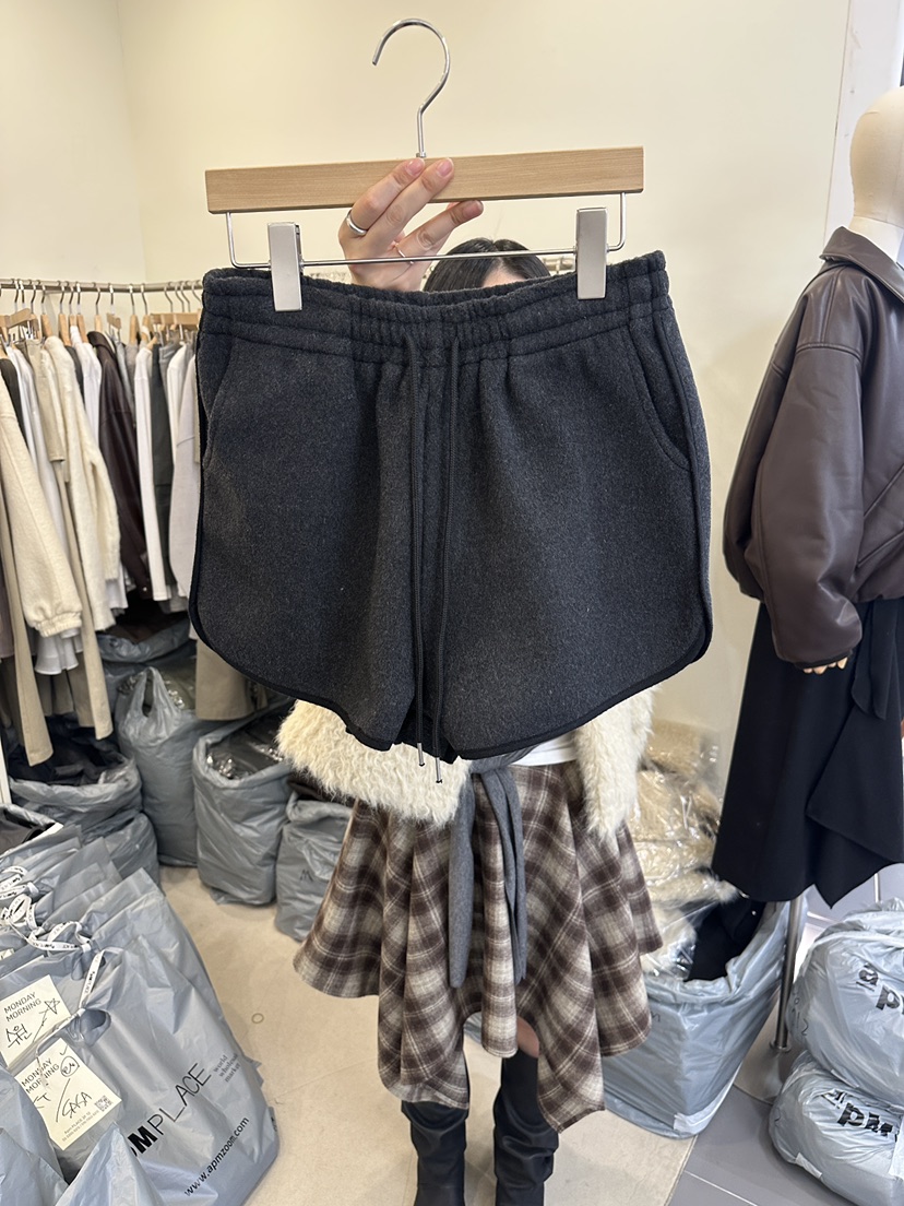 MONDAYMORING韓國代購㊣女士新款推薦時尚25秋冬休閑職業短褲MONDAYMORING短褲圖色2