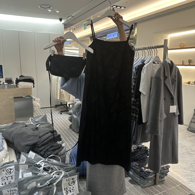 VIVE韓國直郵㊣女裝新款推薦人氣25秋冬時尚熱賣連衣裙麂皮VIVE連衣裙圖色1