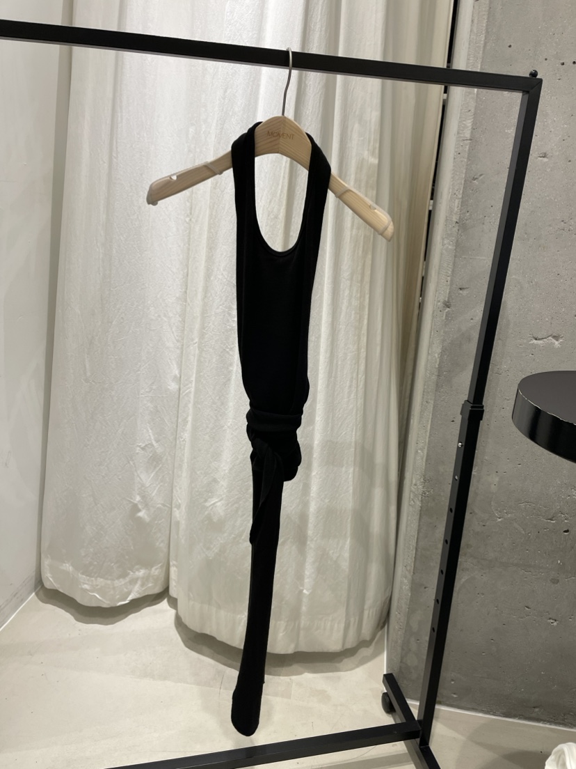 MOMENT東大門㊣直郵女裝新品時尚職業25秋冬真品人氣吊帶背心MOMENT/RECOVER吊帶/背心圖色2