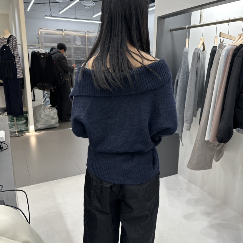 THE VALUE東大門㊣代購女士新款熱賣25秋冬時尚針織衫露肩THE VALUE針織衫