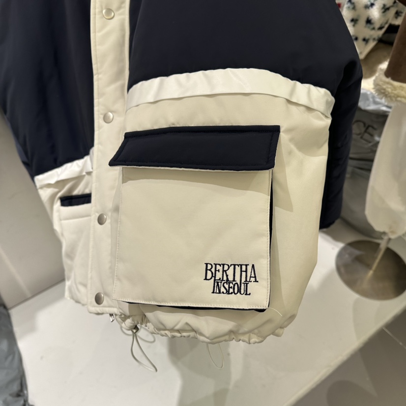 BERTHA東大門㊣直郵女裝新品推薦時尚熱賣休閑人氣短款羽絨服BERTHA短款羽絨服