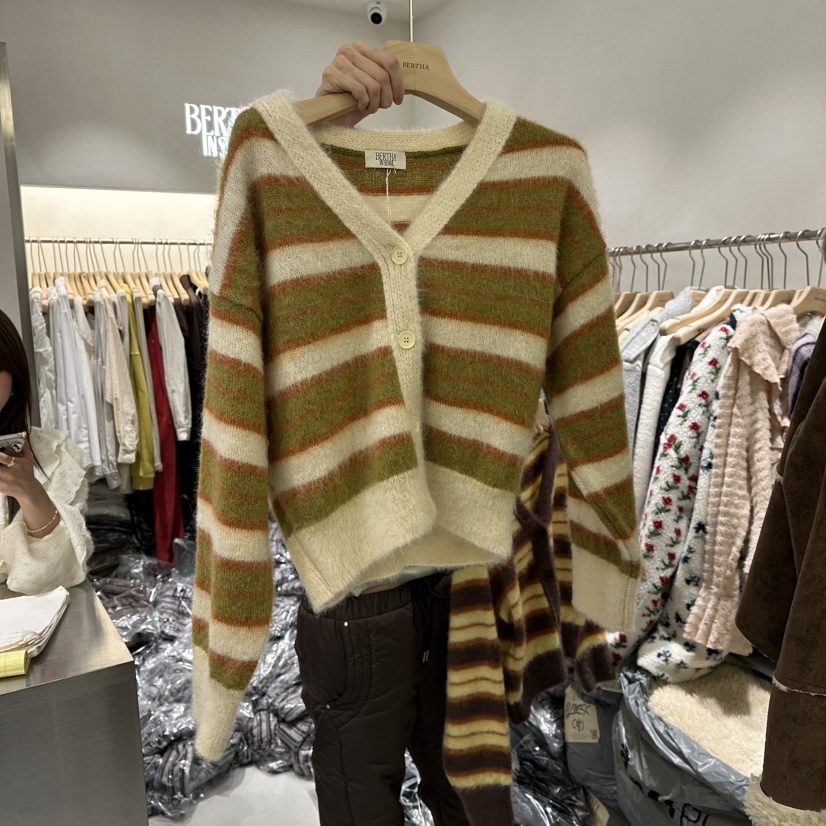 BERTHA東大門㊣代購女裝新品25秋冬時尚真品針織衫馬海毛開衫BERTHA針織衫圖色2