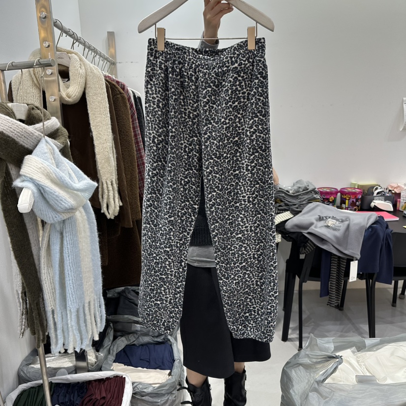 VISUAL SPACE東大門㊣代購女士新款人氣熱賣休閑褲加絨豹紋VISUAL SPACE休閑褲圖色2