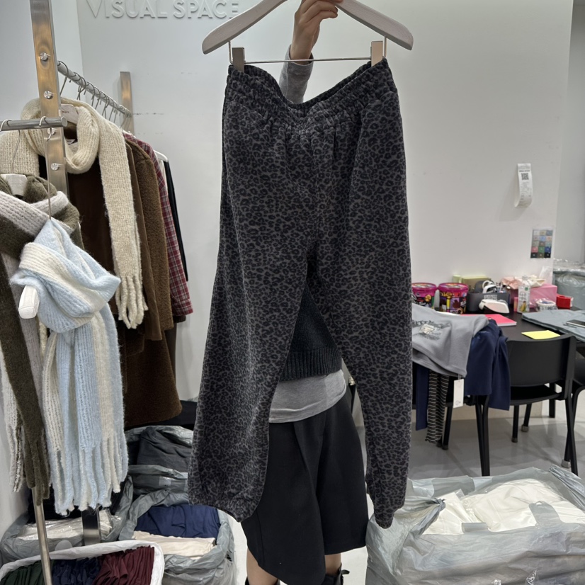 VISUAL SPACE東大門㊣代購女士新款人氣熱賣休閑褲加絨豹紋VISUAL SPACE休閑褲圖色3