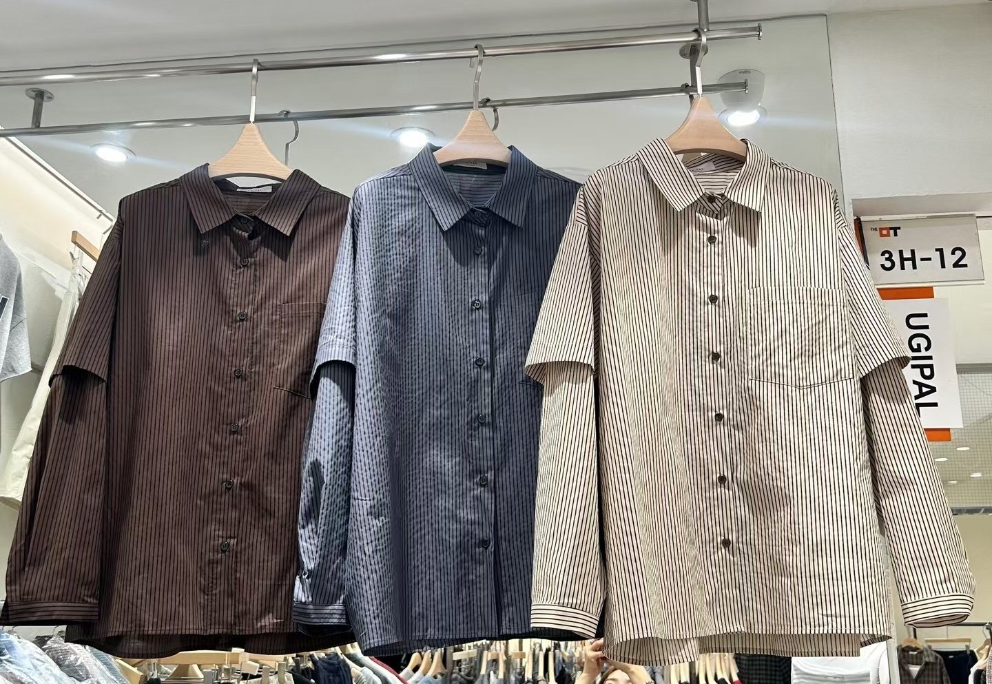 UGIPAL東大門㊣代購女士新款人氣推薦熱賣休閑25秋冬時尚夾克UGIPAL夾克圖色2左二色