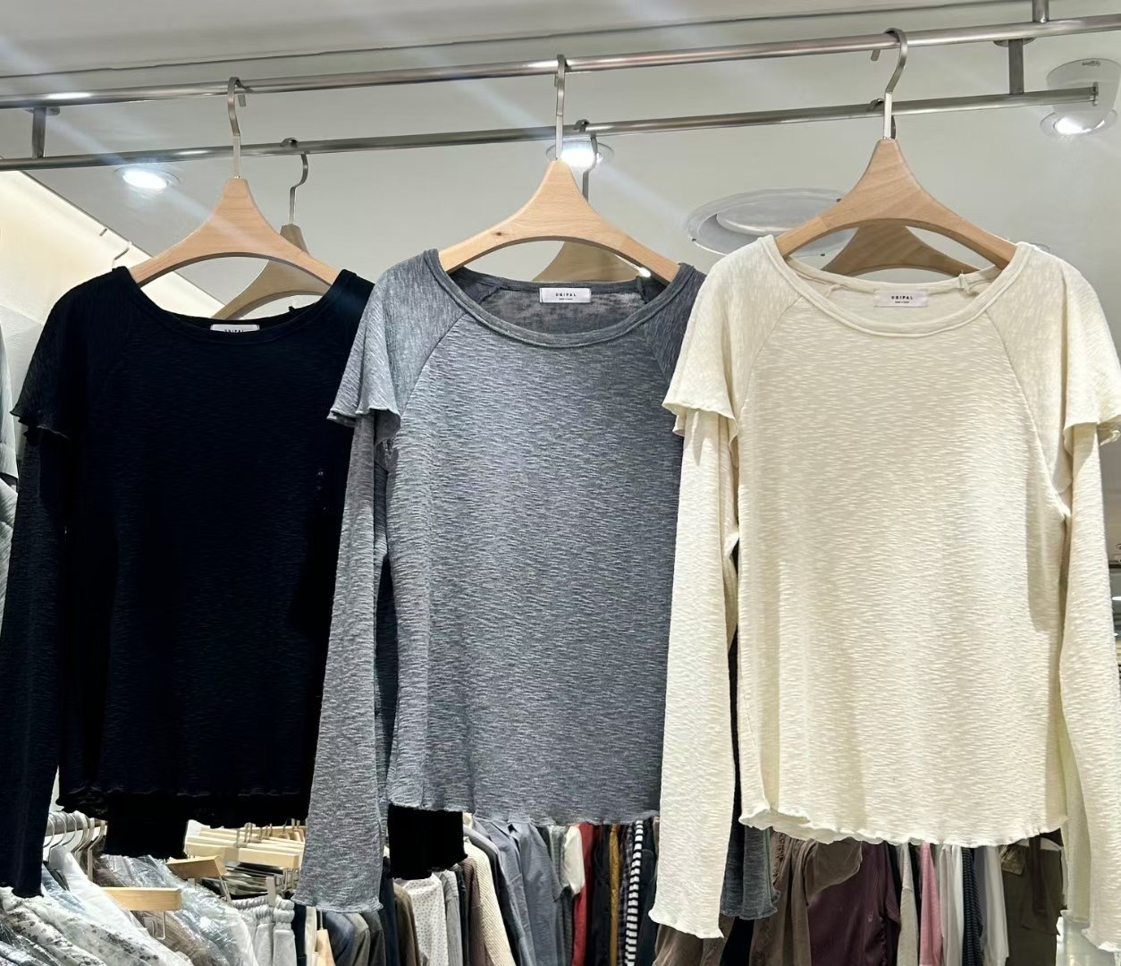 UGIPAL東大門㊣代購女裝新品人氣時尚熱賣休閑推薦25秋冬長袖T恤UGIPAL長袖T恤圖色1左一色