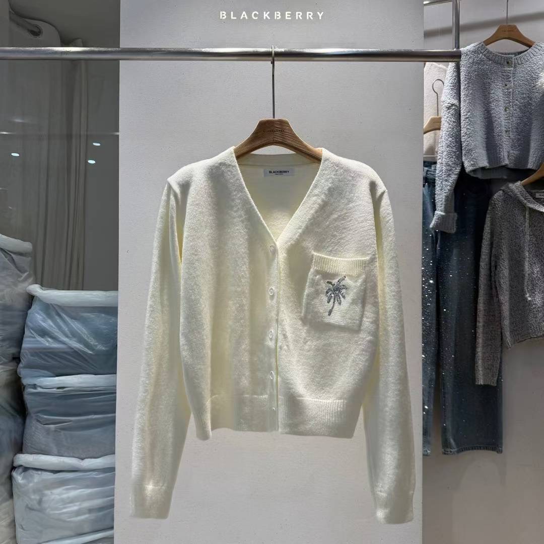 BLACKBERRY韓國代購㊣女裝新款熱賣職業真品針織衫口袋刺繡BLACKBERRY針織衫圖色1