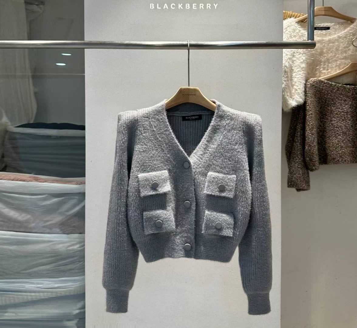 BLACKBERRY東大門㊣直郵女士新款25秋冬熱賣職業針織衫口袋BLACKBERRY針織衫圖色3