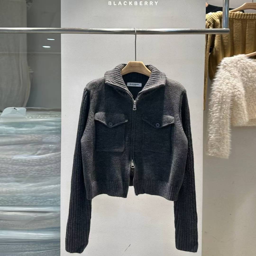 BLACKBERRY東大門㊣直郵女士新款真品25秋冬針織衫口袋拉鏈BLACKBERRY針織衫圖色2