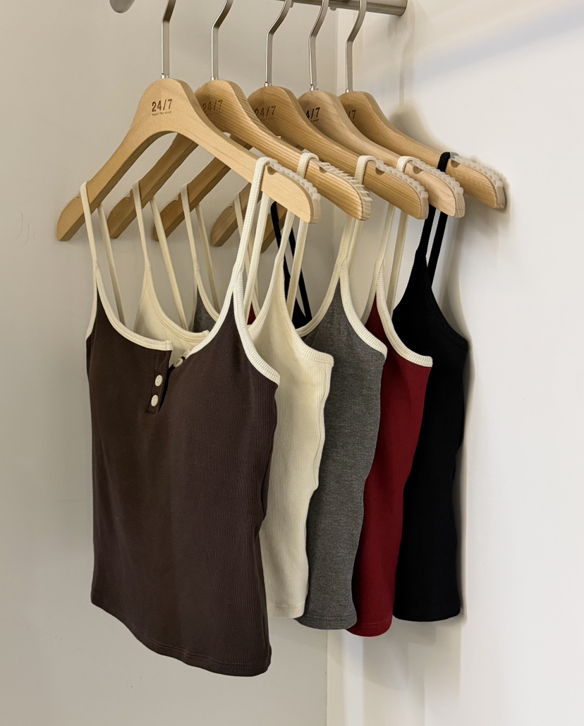 TWENTY FOUR SEVEN24-7韓國代購㊣女裝新品推薦吊帶背心海軍紐扣TEWNTY FOUR SEVEN24-7吊帶/背心