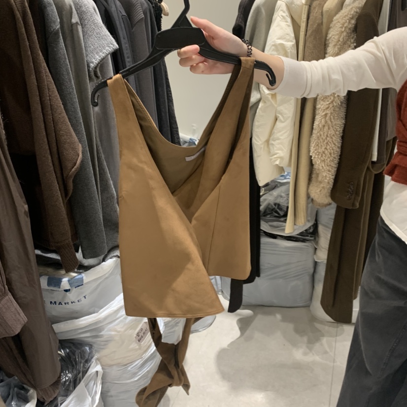 GLOW AND NYMPH東大門㊣代購女裝新品時尚人氣25秋冬吊帶背心GLOW AND NYMPH吊帶/背心圖色1