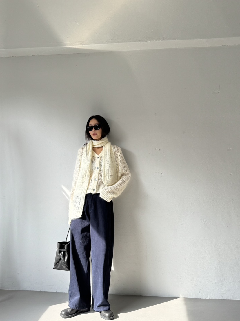 LIMLIMLIM東大門㊣實拍女士新款25秋冬套裝不含內搭含圍巾兩件套馬海毛LIM LIM LIM套裝