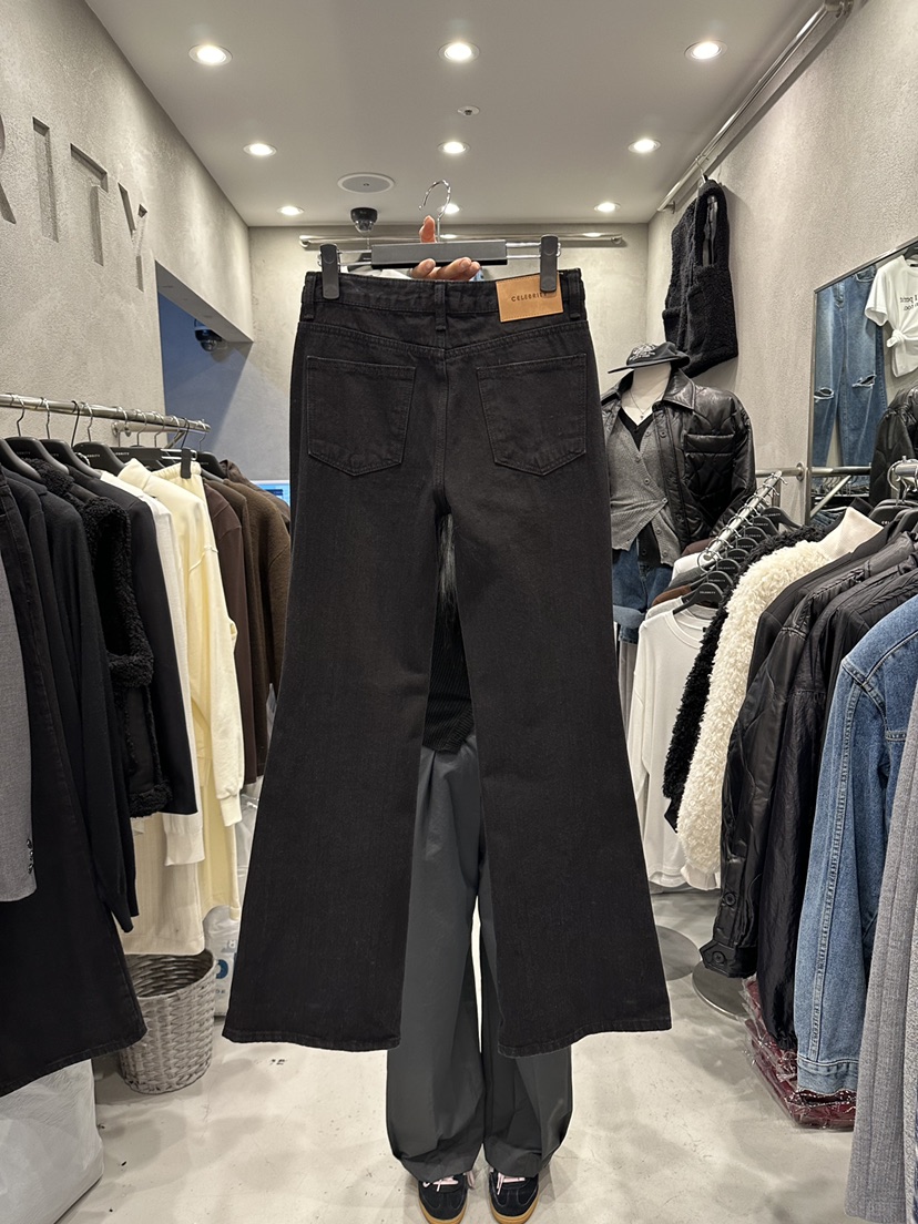 CELEBRITY-A東大門㊣實拍女士新品時尚休閑25秋冬人氣牛仔褲CELEBRITY-A牛仔褲