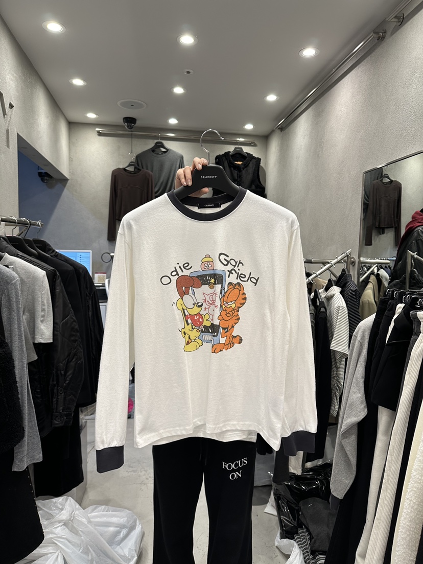 CELEBRITY-A韓國代購㊣女士新品人氣時尚推薦25秋冬長袖T恤CELEBRITY-A長袖T恤圖色1