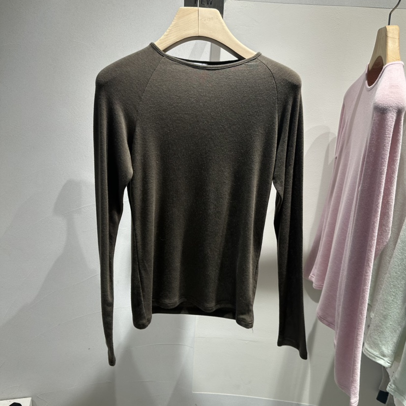 ROOM K-P東大門㊣實拍女士新款人氣職業25秋冬長袖T恤柔軟ROOM K長袖T恤圖色2