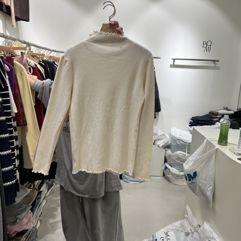 BY BOMI東大門㊣實拍女士新品推薦時尚熱賣人氣長袖T恤褶皺BY BOMI長袖T恤圖色2