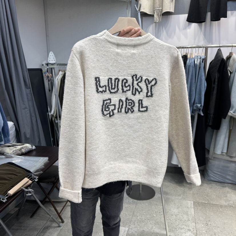 BLOOM韓國代購㊣女裝新款推薦時尚職業25秋冬熱賣人氣毛衣刺繡BLOOM-Q毛衣