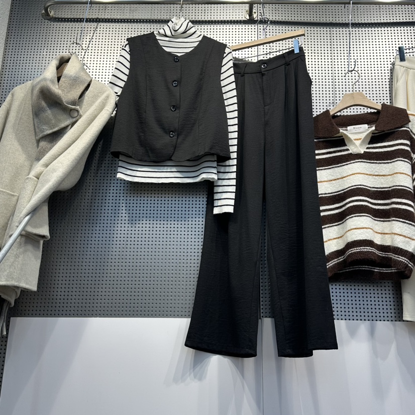 BLOOM韓國代購㊣女裝新品時尚推薦25秋冬人氣職業熱賣套裝套裝BLOOM-Q套裝圖色4