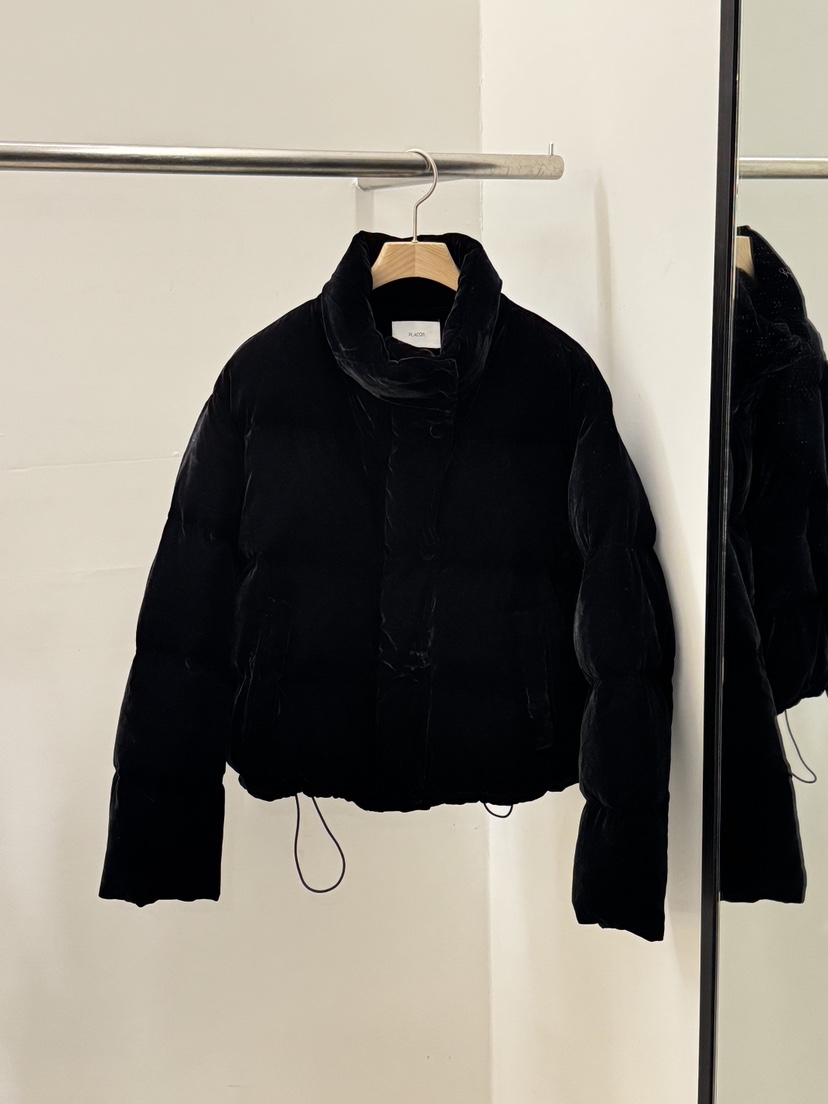 REGULARLY/PLACOR韓國代購㊣女士新品人氣短款羽絨服天鵝絨鴨絨REGULARLY/PLACOR短款羽絨服圖色2黑色