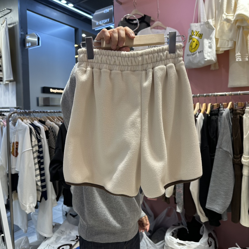 K STORY東大門㊣實拍女士新品推薦人氣25秋冬時尚短褲紐扣K STORY短褲