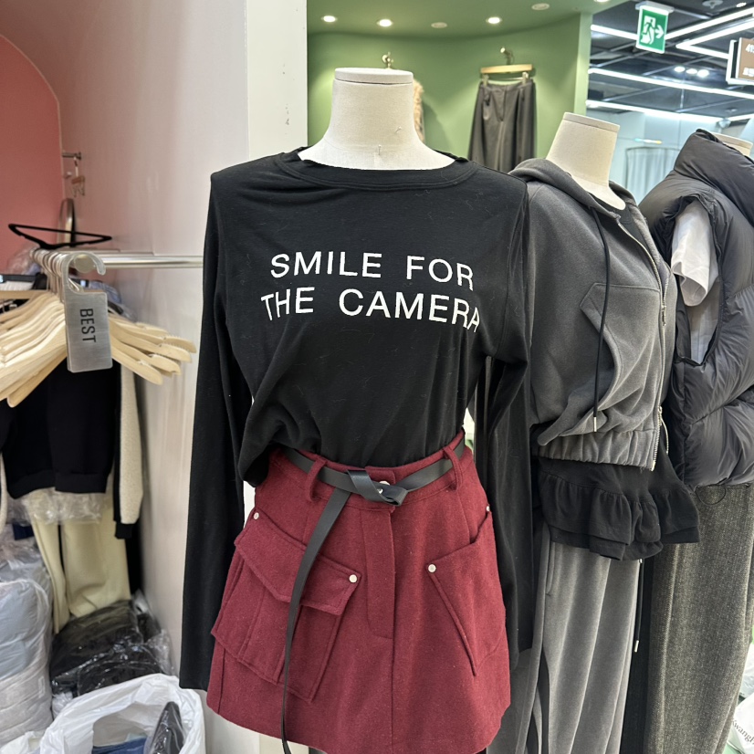 ROMANTIC NEWYORK東大門㊣代購女裝新品休閑熱賣推薦長袖T恤ROMANTIC NEWYORK長袖T恤圖色3