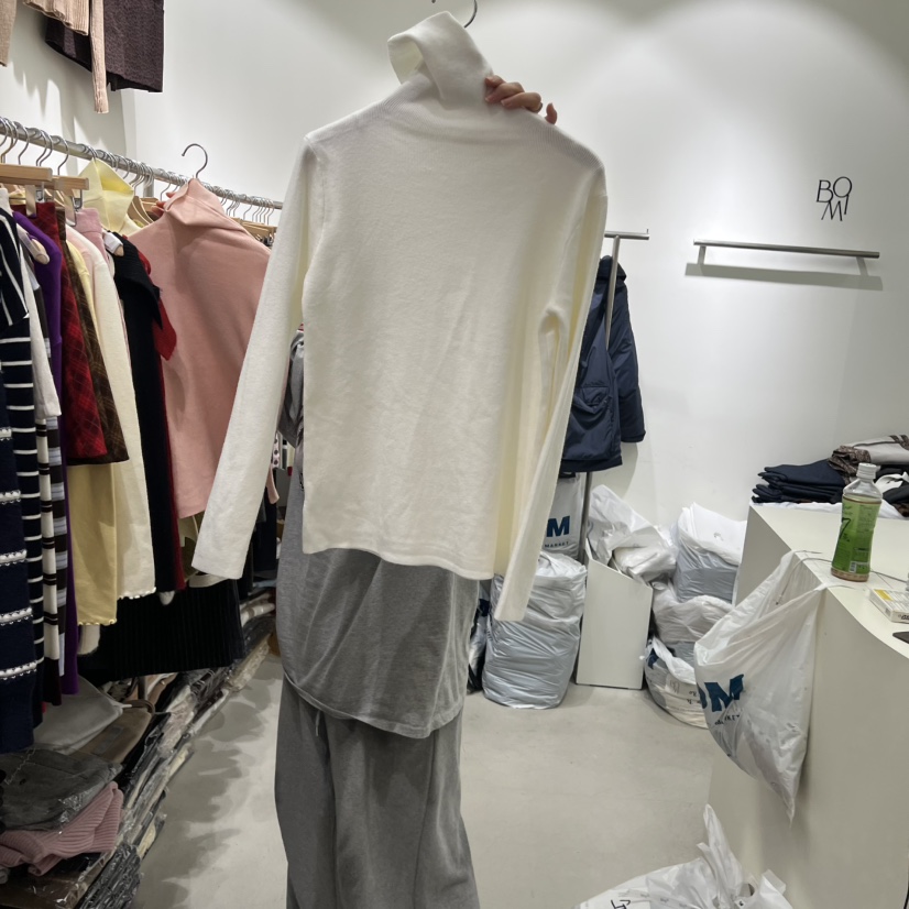 BY BOMI東大門㊣直郵女裝新款25秋冬時尚職業長袖T恤不含項鏈BY BOMI長袖T恤圖色2