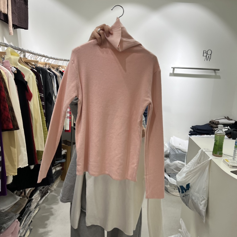 BY BOMI東大門㊣直郵女裝新款25秋冬時尚職業長袖T恤不含項鏈BY BOMI長袖T恤圖色3