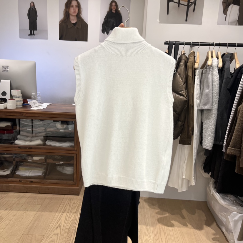 OURIN東大門㊣代購女裝新品25秋冬熱賣人氣休閑職業吊帶背心OURIN吊帶/背心