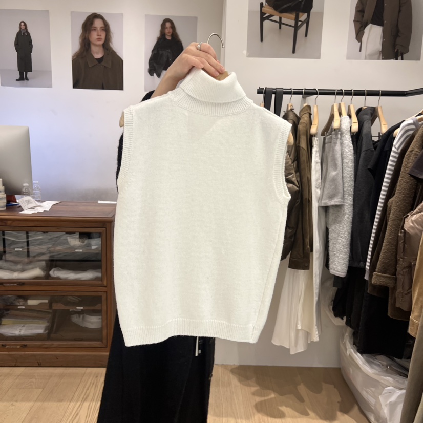 OURIN東大門㊣代購女裝新品25秋冬熱賣人氣休閑職業吊帶背心OURIN吊帶/背心圖色1