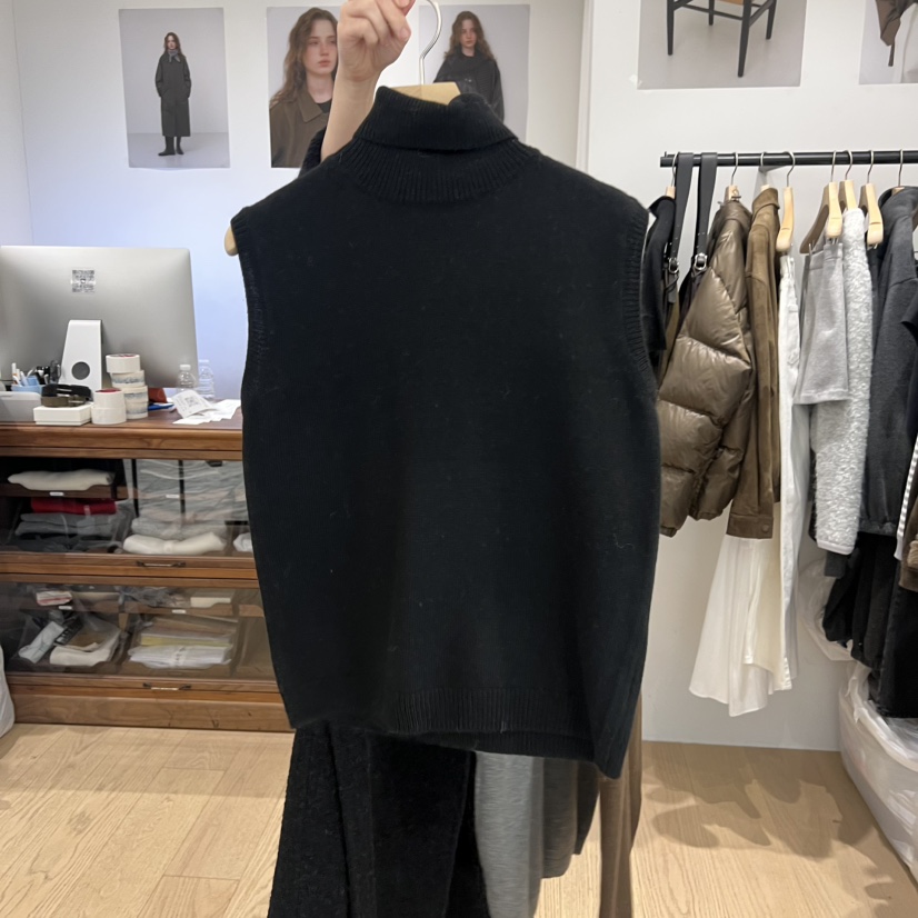 OURIN東大門㊣代購女裝新品25秋冬熱賣人氣休閑職業吊帶背心OURIN吊帶/背心圖色3