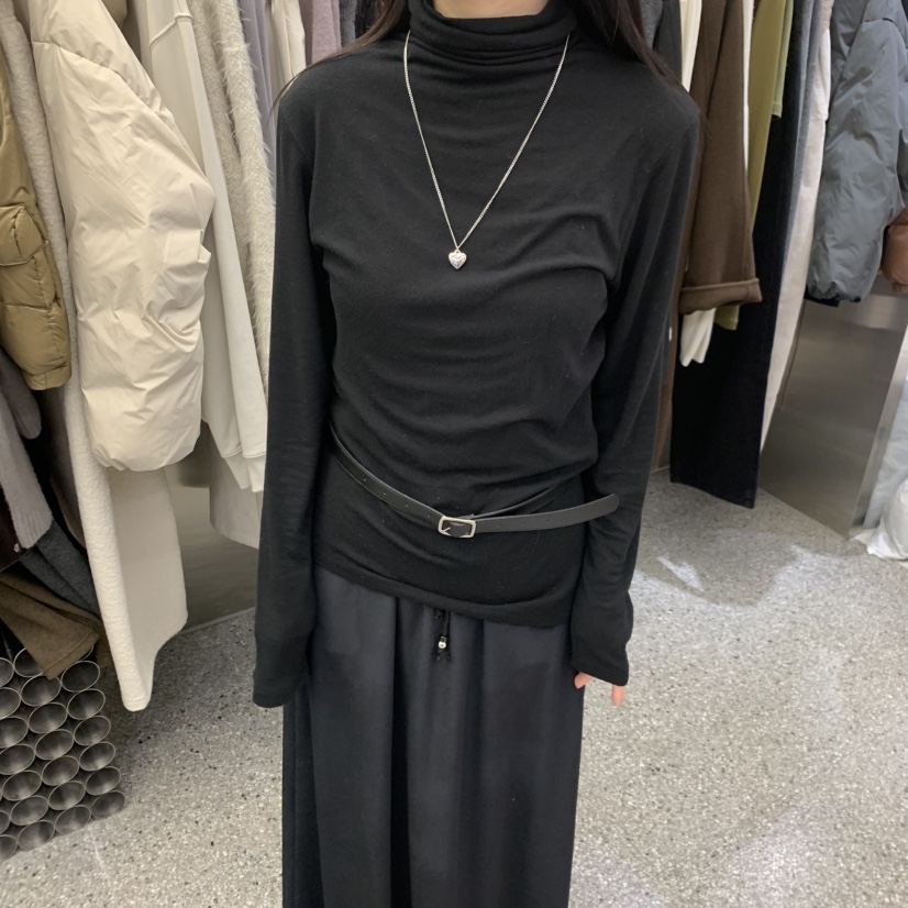 VELVET UNDERGROUND東大門㊣代購女士新品熱賣長袖T恤不含配飾VELVET UNDERGROUND長袖T恤圖色1