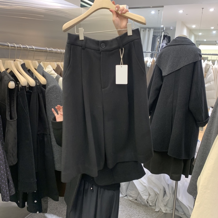 VELVET UNDERGROUND韓國代購㊣女士新品人氣時尚25秋冬短褲羊毛VELVET UNDERGROUND短褲圖色1