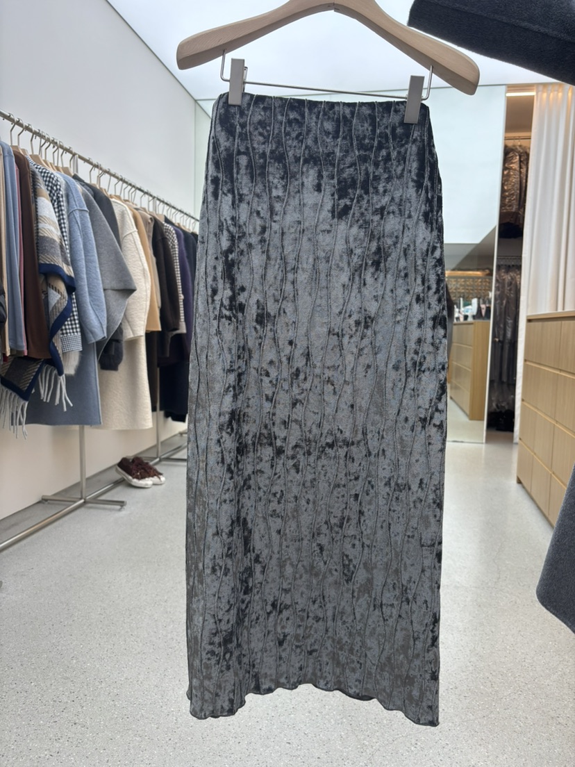 JUJU東大門㊣直郵女裝新款熱賣人氣25秋冬職業推薦長裙天鵝絨JUJU長裙圖色1