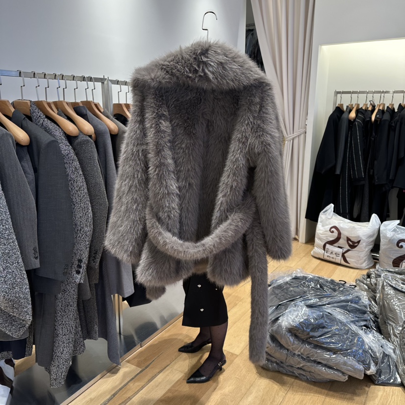 VAN NZILL東大門㊣實拍女士新品推薦中長款大衣含腰帶毛皮VAN NZILL中長款大衣