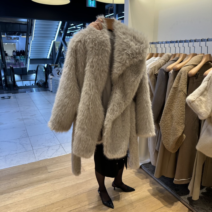 VAN NZILL東大門㊣實拍女士新品推薦中長款大衣含腰帶毛皮VAN NZILL中長款大衣圖色1